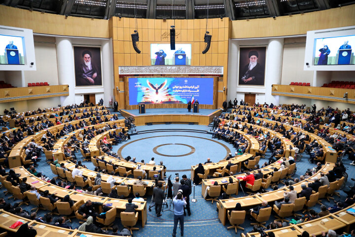 پزشکیان: دشمن بداند نمیتواند یک ملت مصمم را تسلیم خواستههای خود کند