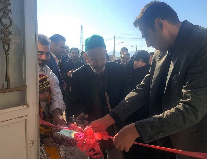 افتتاح کتابخانه در احمد آباد بیارجمند؛ جریان مطالعه به قلب کویر رسید