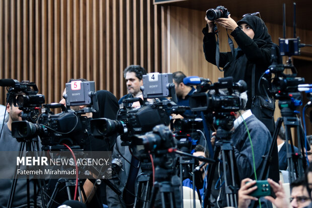 نشست خبری رئیس مجلس شورای اسلامی