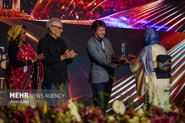 اختتامیه چهل و سومین جشنواره جهانی فیلم فجر در شیراز پایان یافت