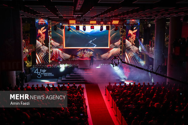 اختتامیه چهل و سومین جشنواره جهانی فیلم فجر در شیراز پایان یافت
