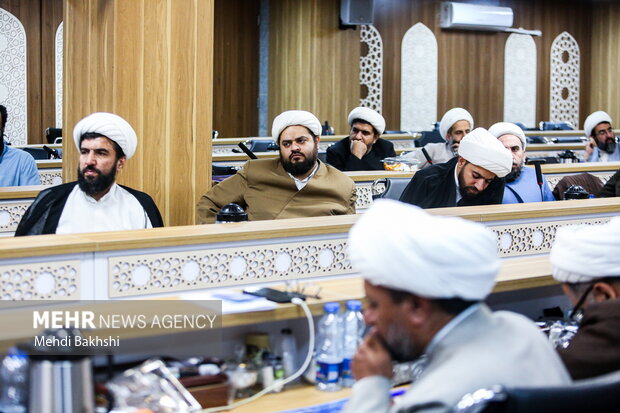 آیین رونمایی از کتاب های ۲۰ گانه مسجد در قم