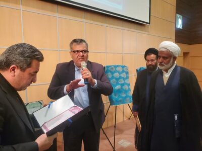 رونمایی و تحویل ۲۵ هزار سند مالکیت کاداستری شاخص استان یزد