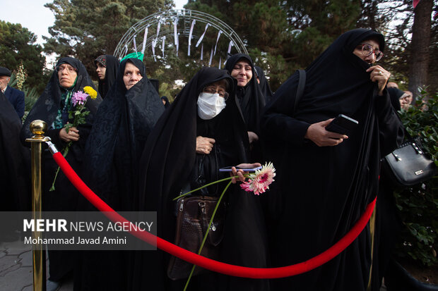 آیین تشیع وتدفین پیکر شهید گمنام در قزوین