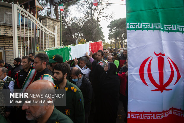 آیین تشیع وتدفین پیکر شهید گمنام در قزوین