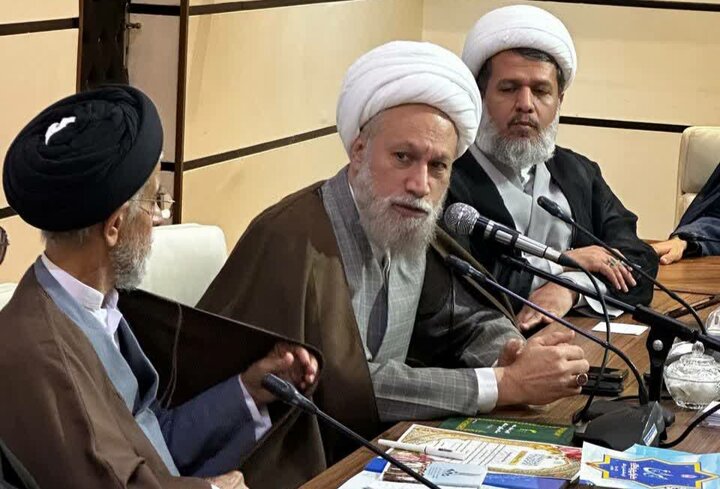 پیشرفتهای معنوی نباید ما را از آسیبشناسی اقتصادی باز دارد