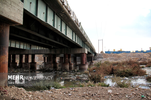 وضعیت نامطلوب قره‌سو؛ از انباشت زباله تا ورود فاضلاب شهری