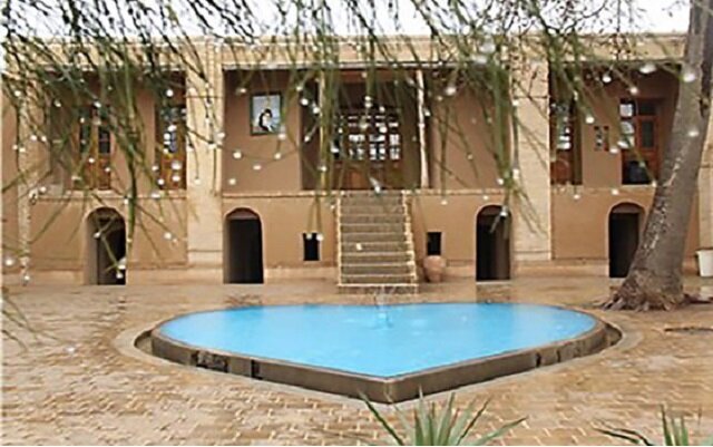 فرماندار: هفته فرهنگی خمین توانمندیهای مردمی را به نمایش میگذارد