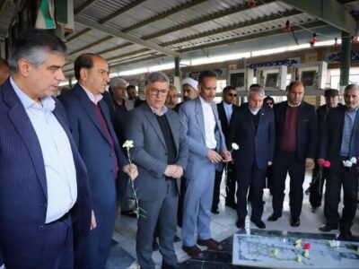 وزیر میراث فرهنگی در خمین به مقام شامخ شهدا ادای احترام کرد